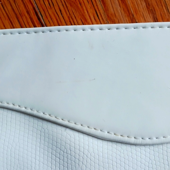 Cute white purse vintage - Picture 4 of 10